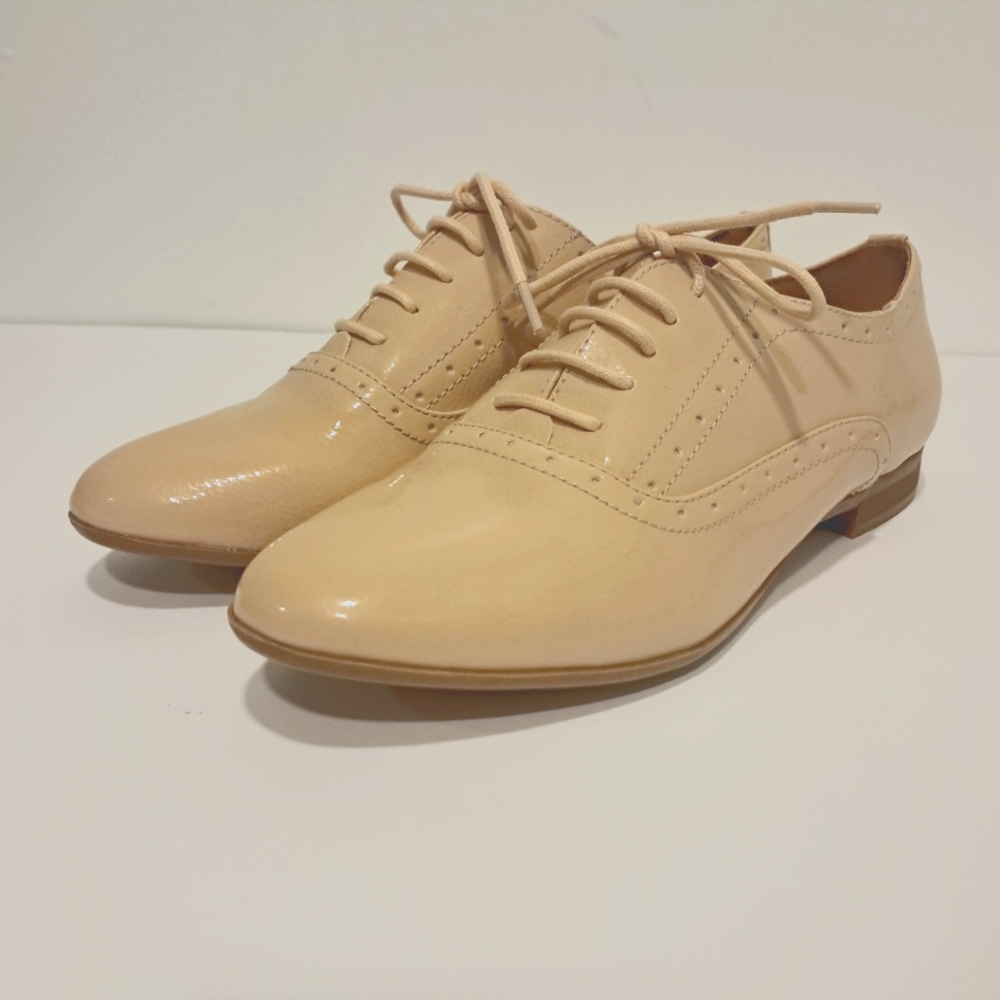 Women's Steve Madden Classic Patent Tan Lace UpOxford Shoes | Size 8 | NWOT